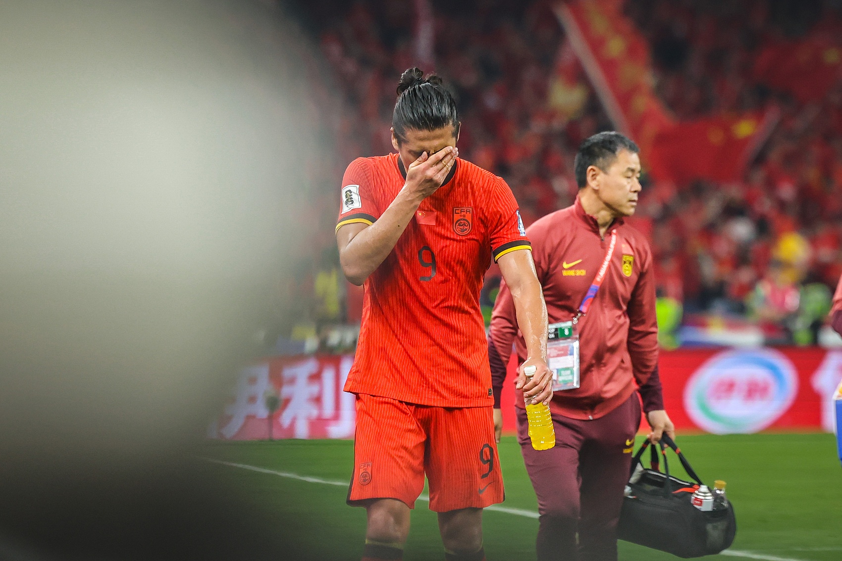 中國體育報：中澳兩隊各占半場優勢 機會能否轉為進球是實力體現